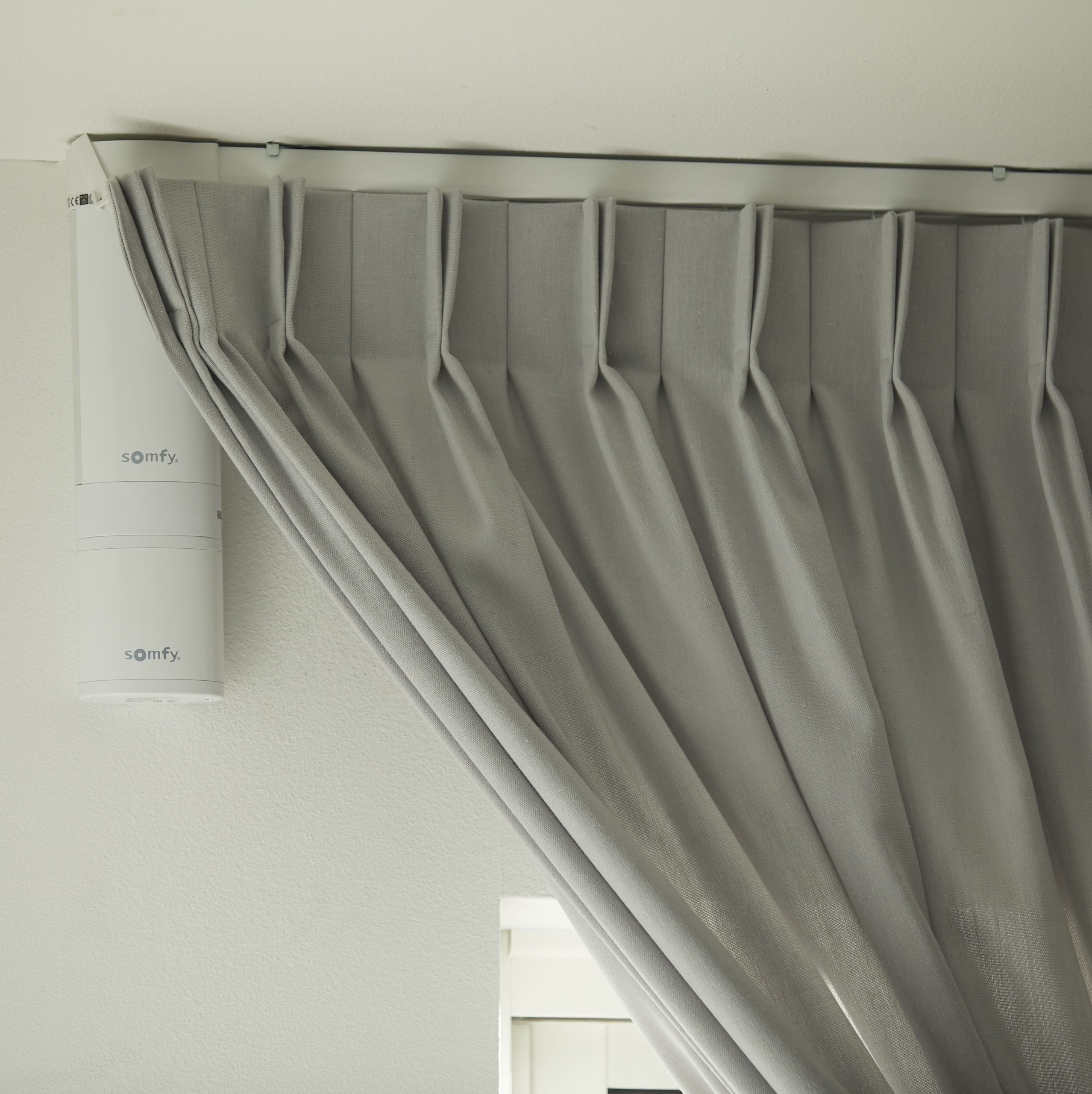 ELECTRIC CURTAIN TRACK GLYDEA (RISES 60KG) - Image 9